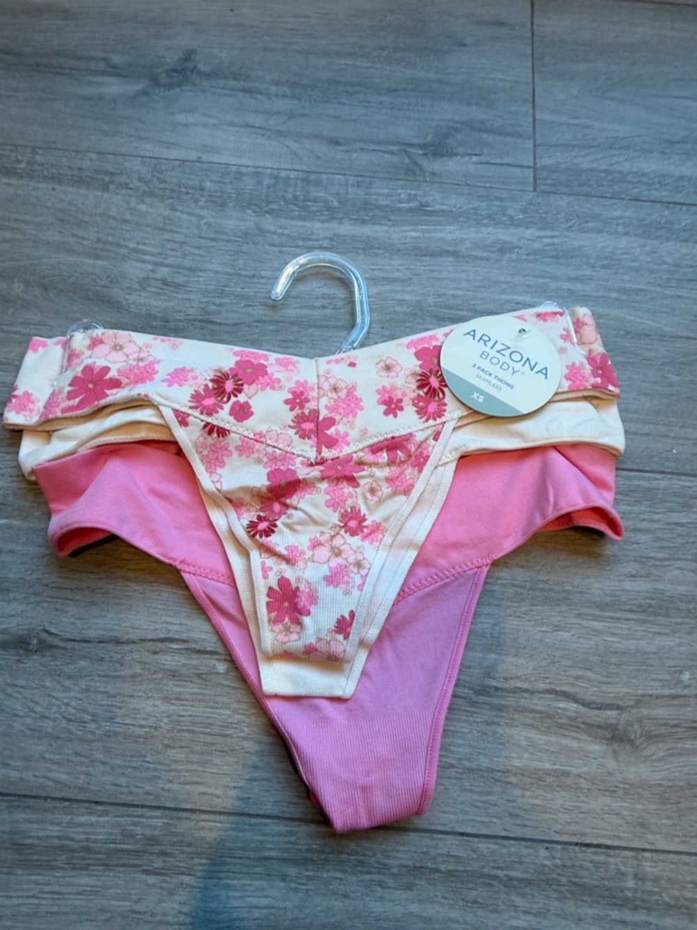 Arizona body women's three pack seamless thongs new with tags size xsmall